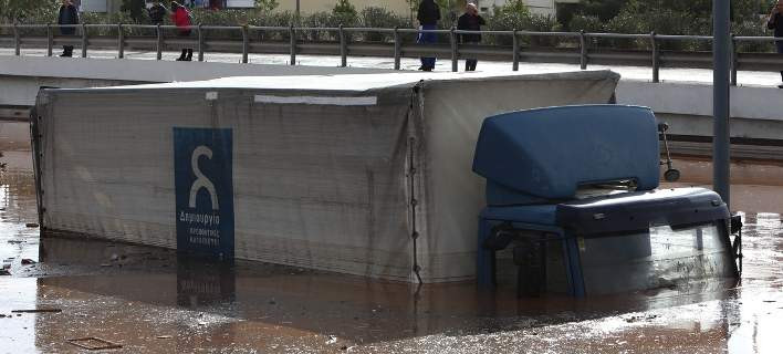 Ερχεται δύσκολη νύχτα στη δυτική Αττική: Πάνω από 600 κλήσεις έχει δεχτεί η Πυροσβεστική